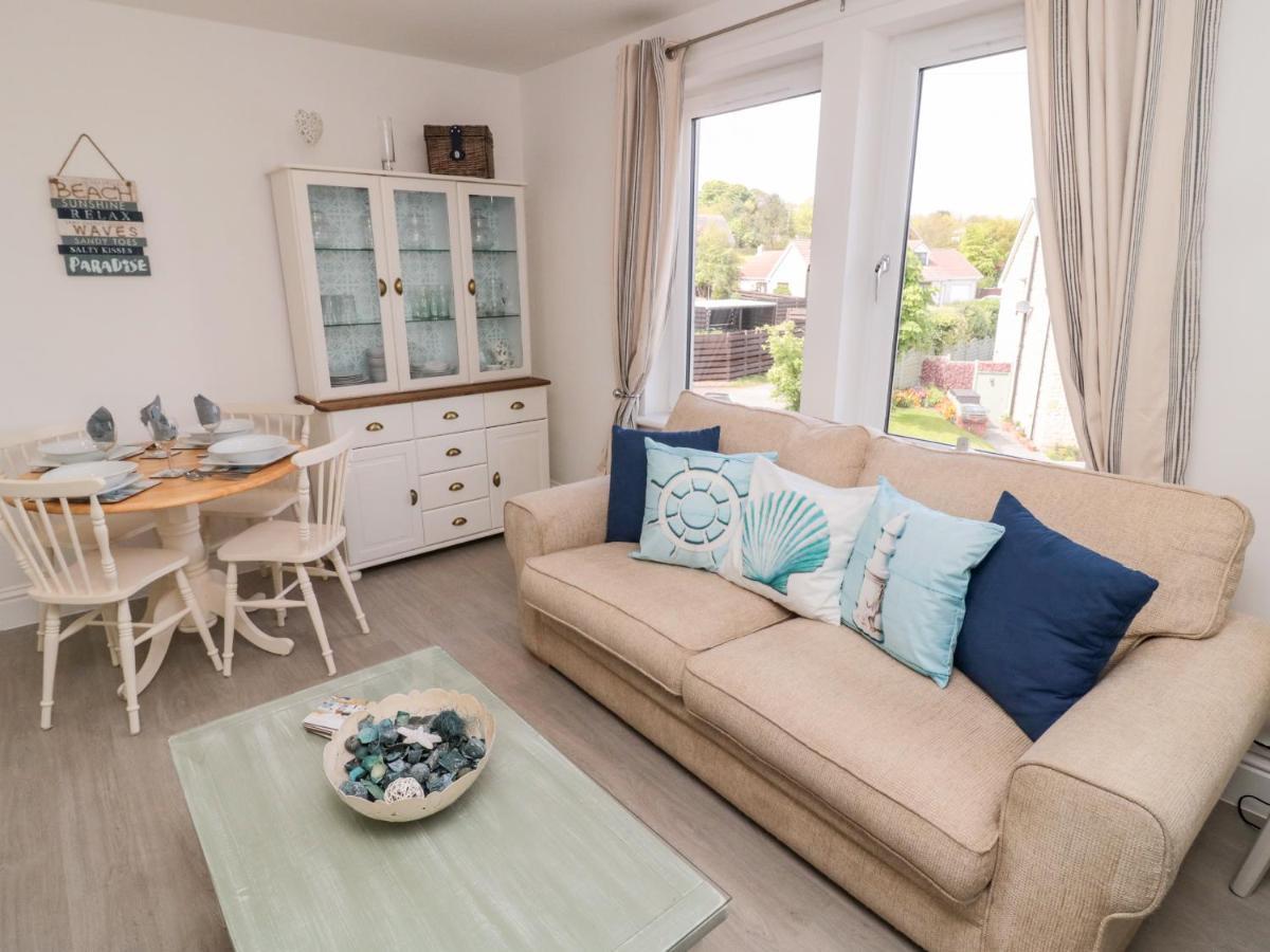 5 West Winds Apartment Аймът Екстериор снимка